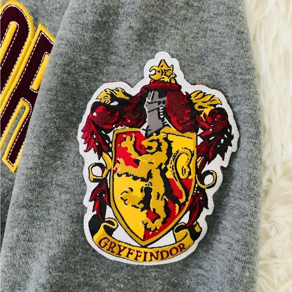 HARRY Potter Gryffindor Universal Studios Sweatshirt, Small - Picture 3 of 16